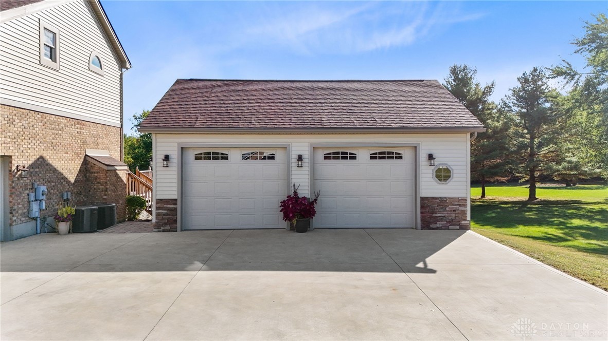 5034 Clearcreek Trail