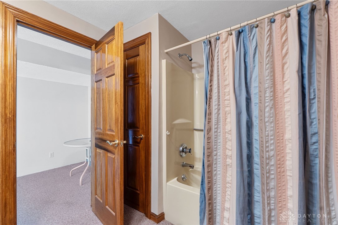 5034 Clearcreek Trail