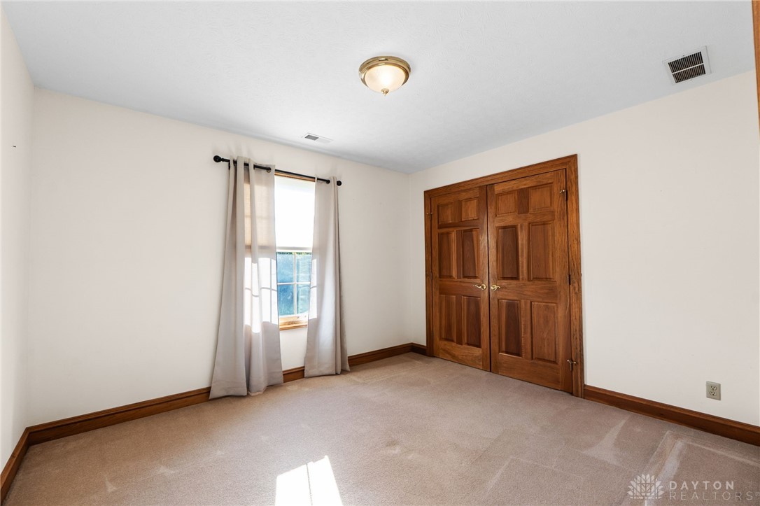 5034 Clearcreek Trail