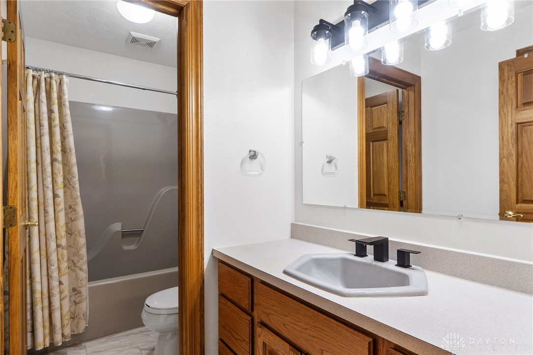 5034 Clearcreek Trail