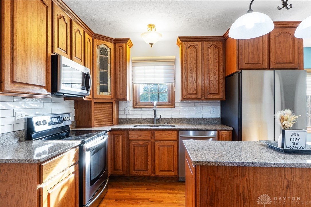 5034 Clearcreek Trail