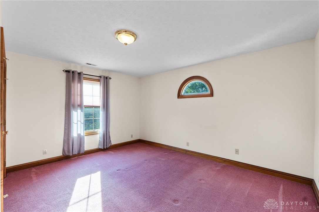 5034 Clearcreek Trail