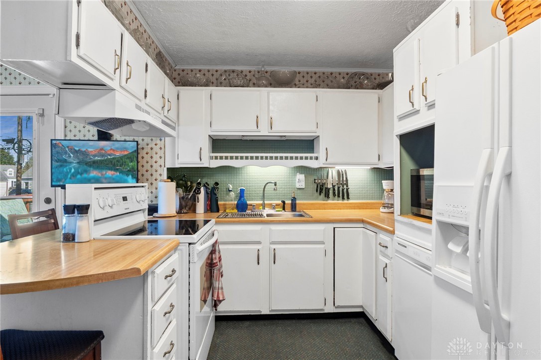 1910 Roop Place