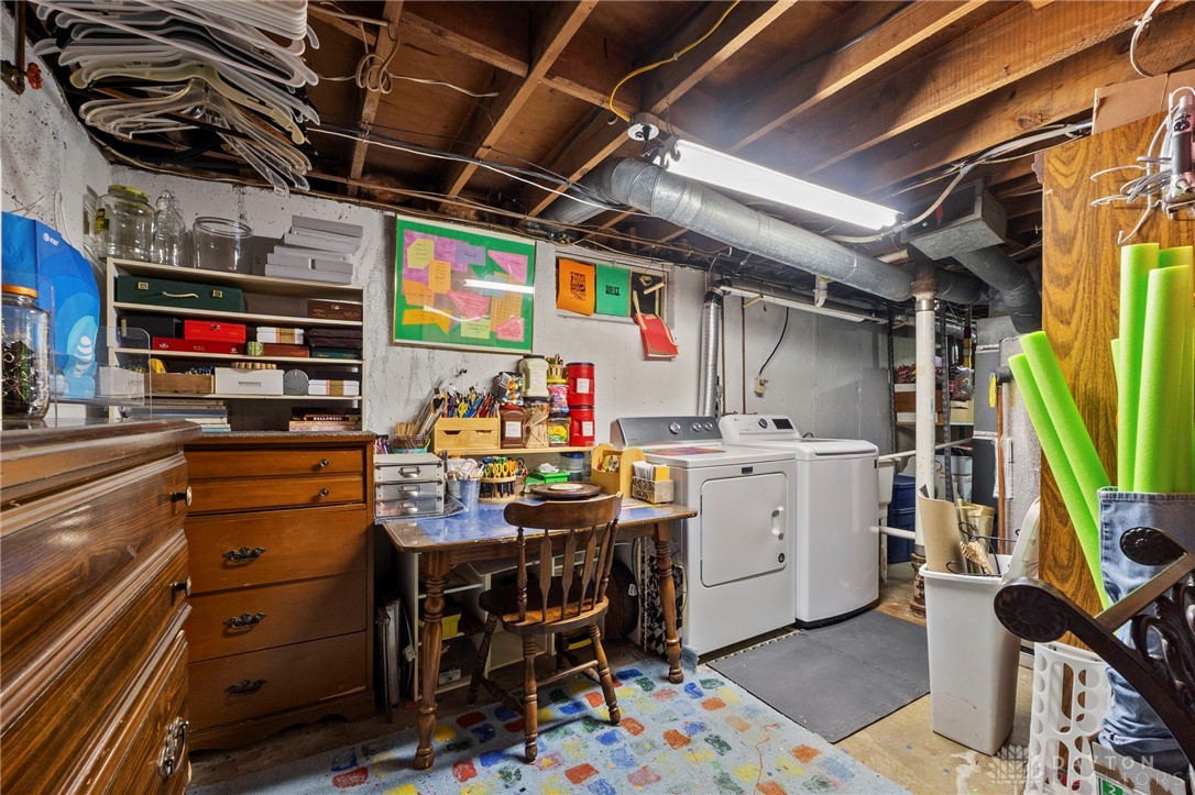 1910 Roop Place