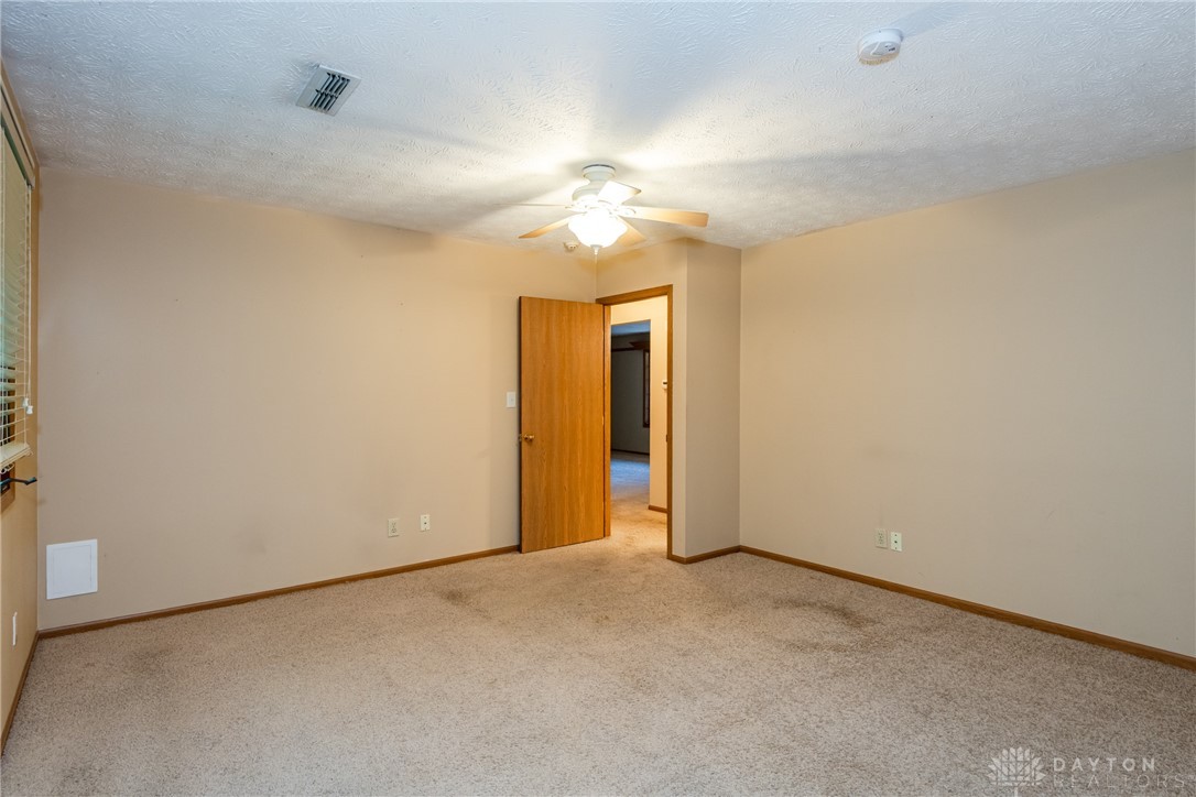 6686 Oakwood Lane
