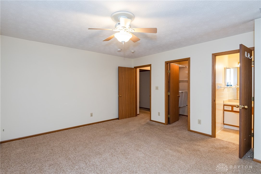 6686 Oakwood Lane