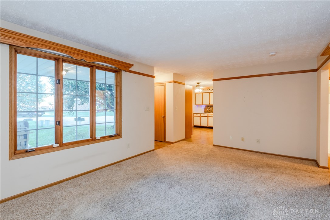 6686 Oakwood Lane
