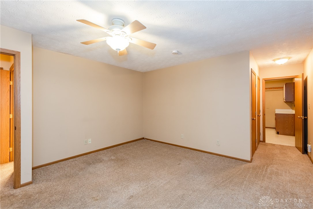 6686 Oakwood Lane