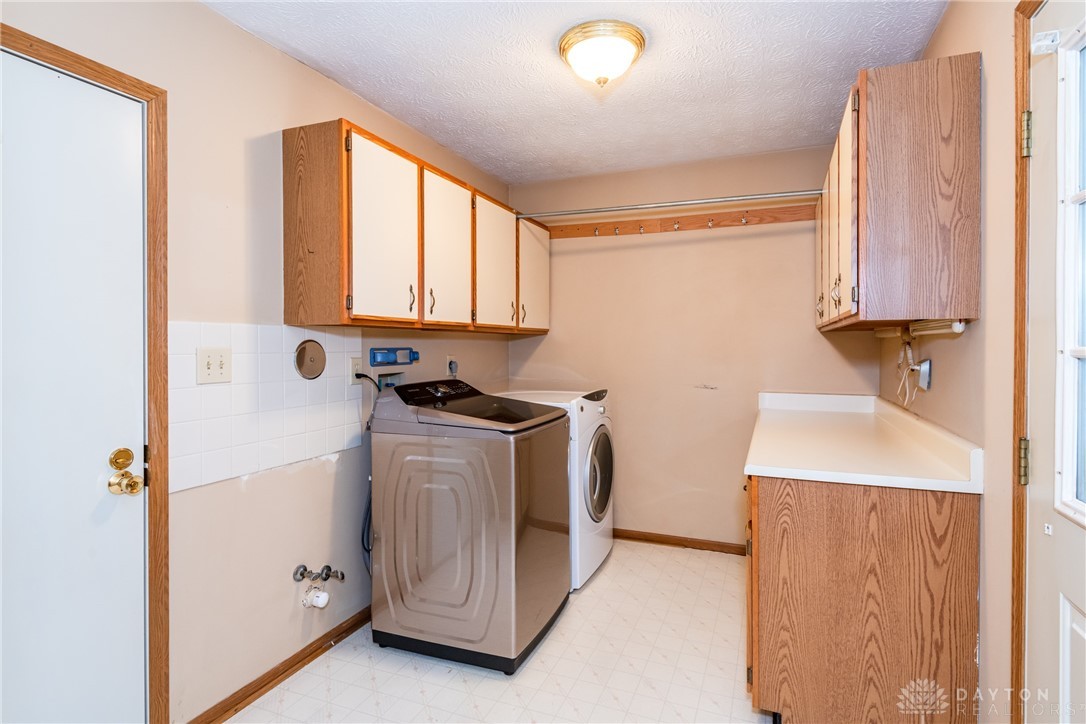 6686 Oakwood Lane