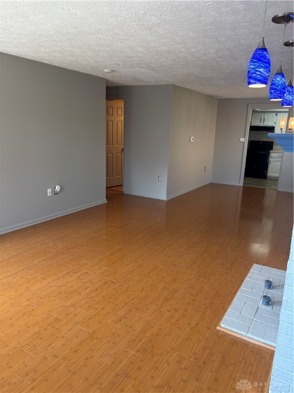 2616 S Kings Arms Circle