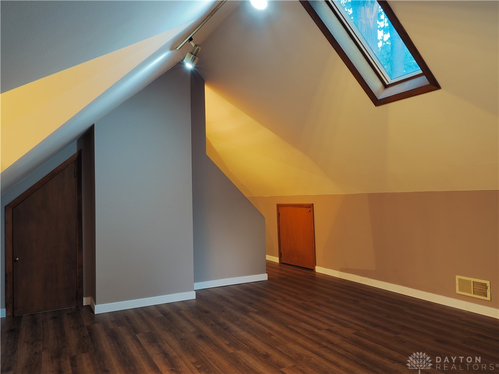 1554 Crescent Boulevard