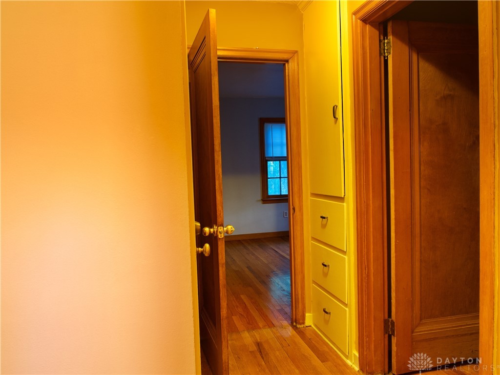 1554 Crescent Boulevard