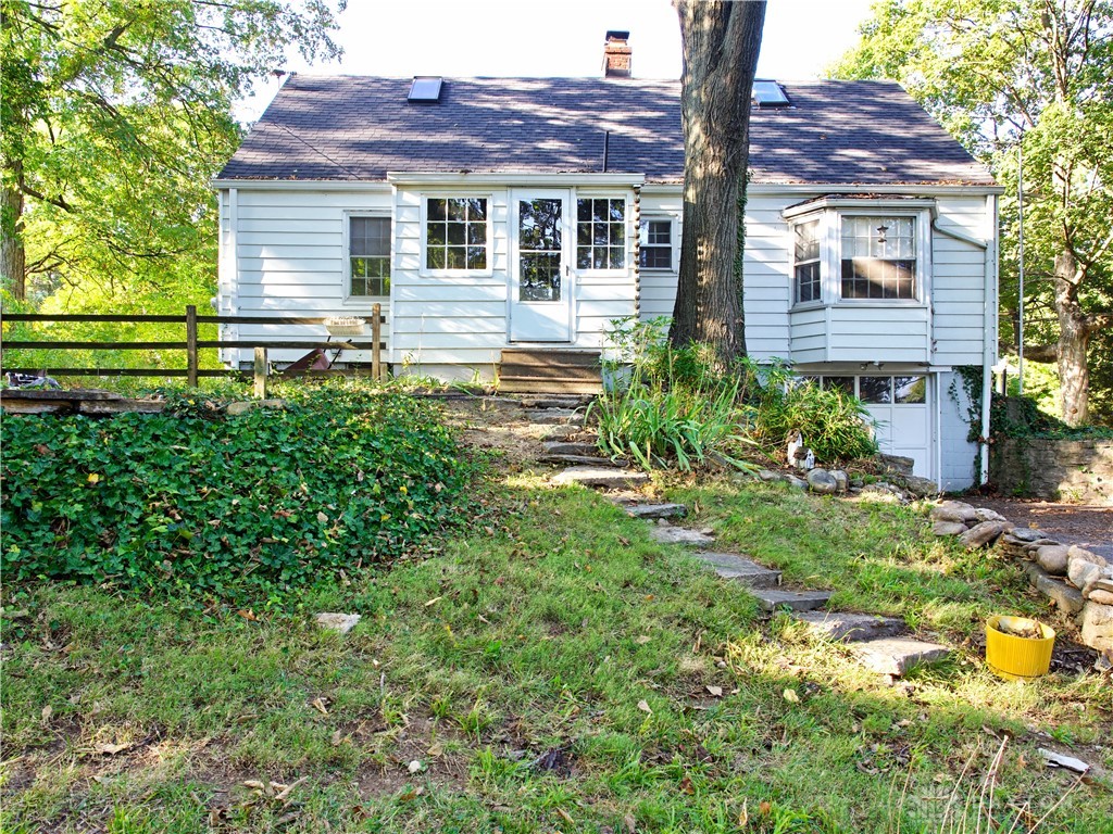 1554 Crescent Boulevard