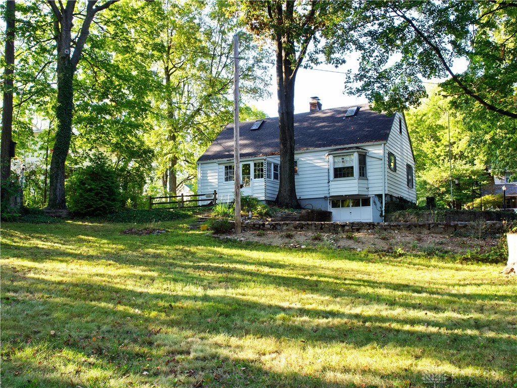 1554 Crescent Boulevard