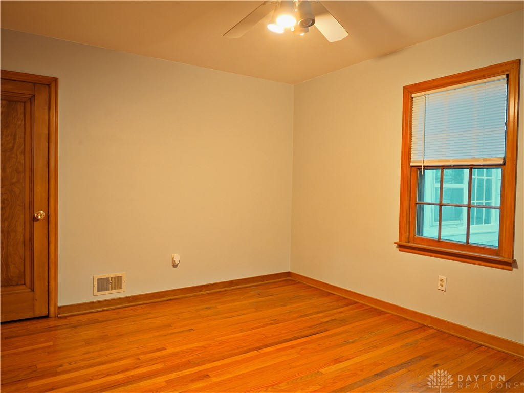 1554 Crescent Boulevard