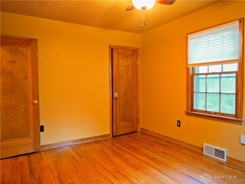 1554 Crescent Boulevard