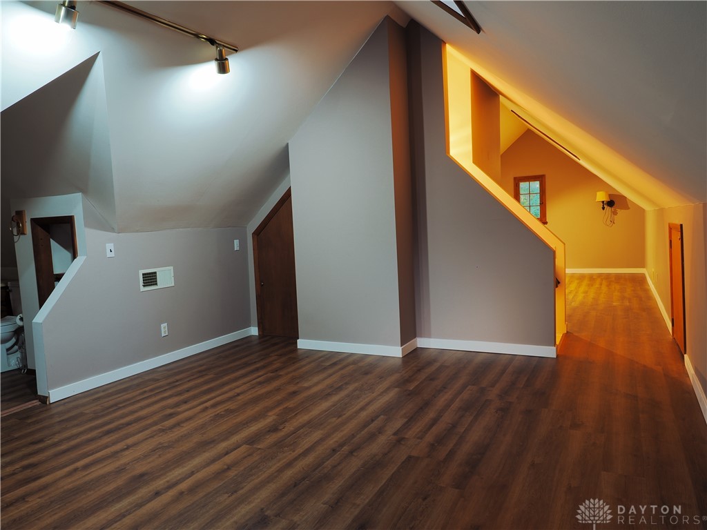 1554 Crescent Boulevard