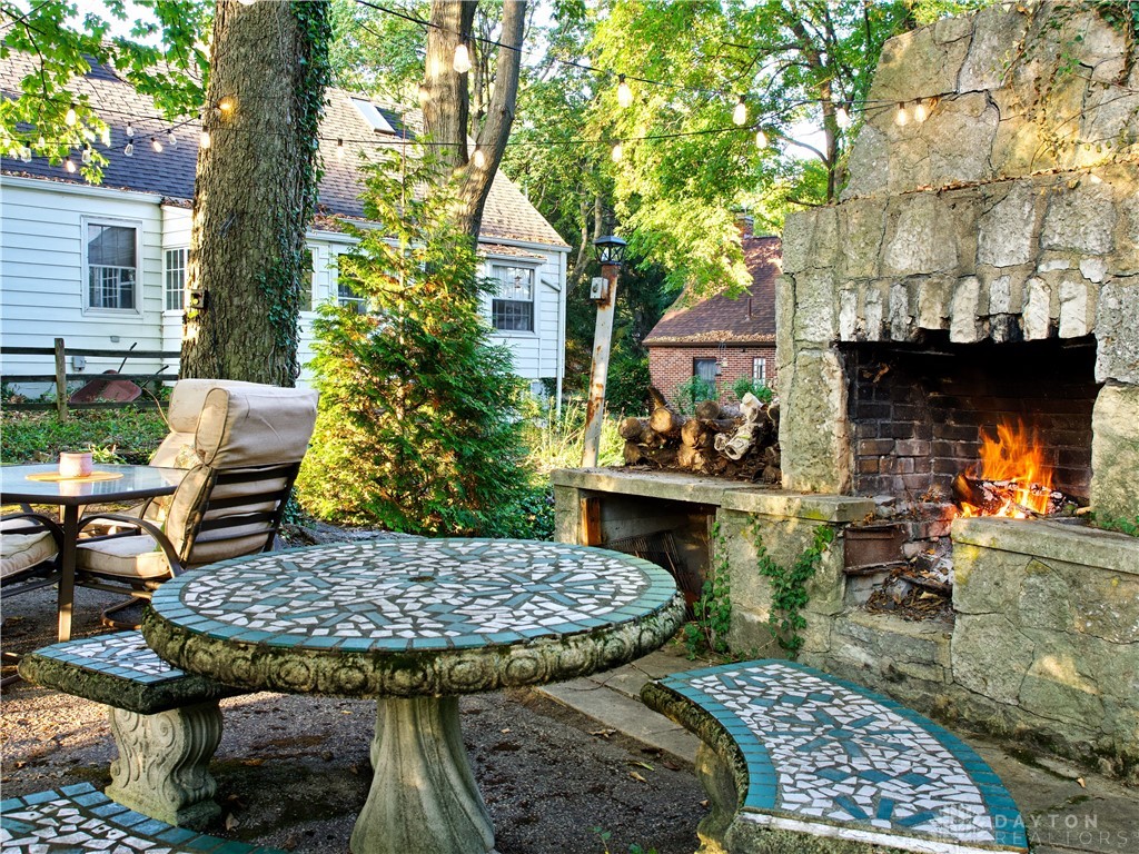 1554 Crescent Boulevard