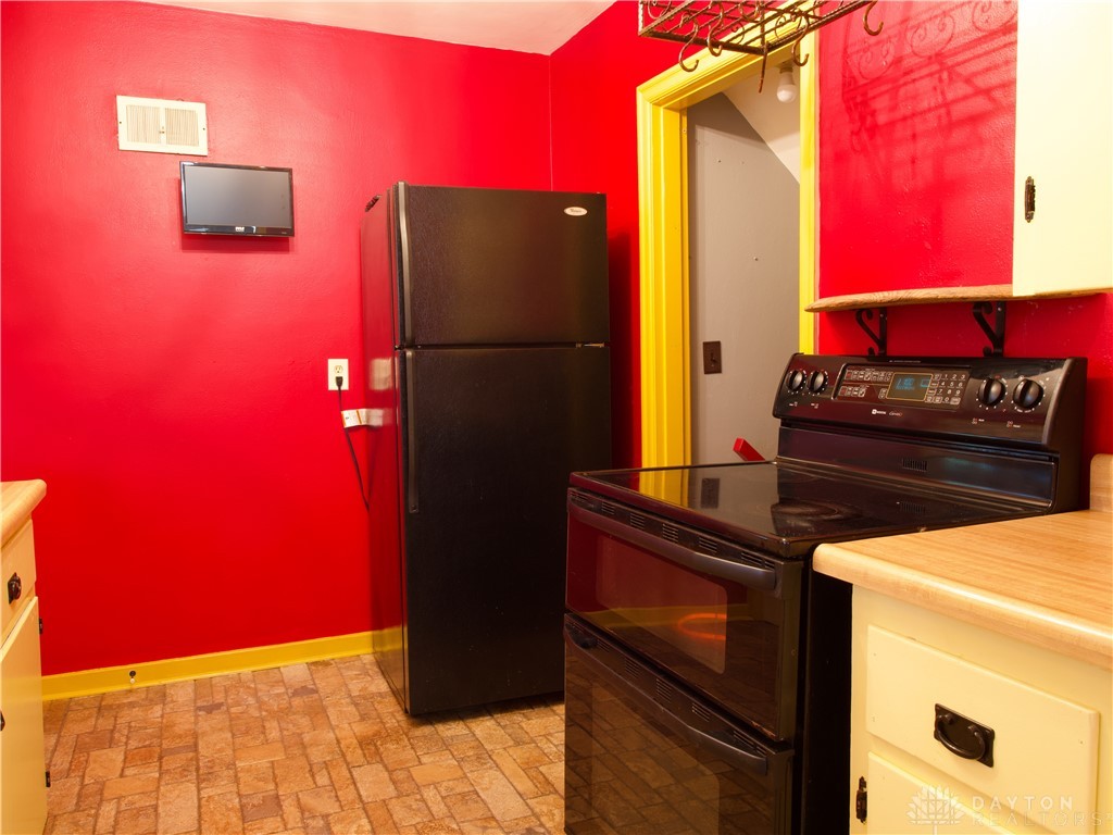 1554 Crescent Boulevard