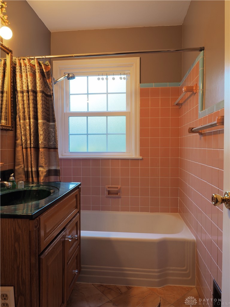 1554 Crescent Boulevard