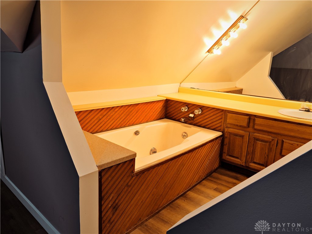 1554 Crescent Boulevard