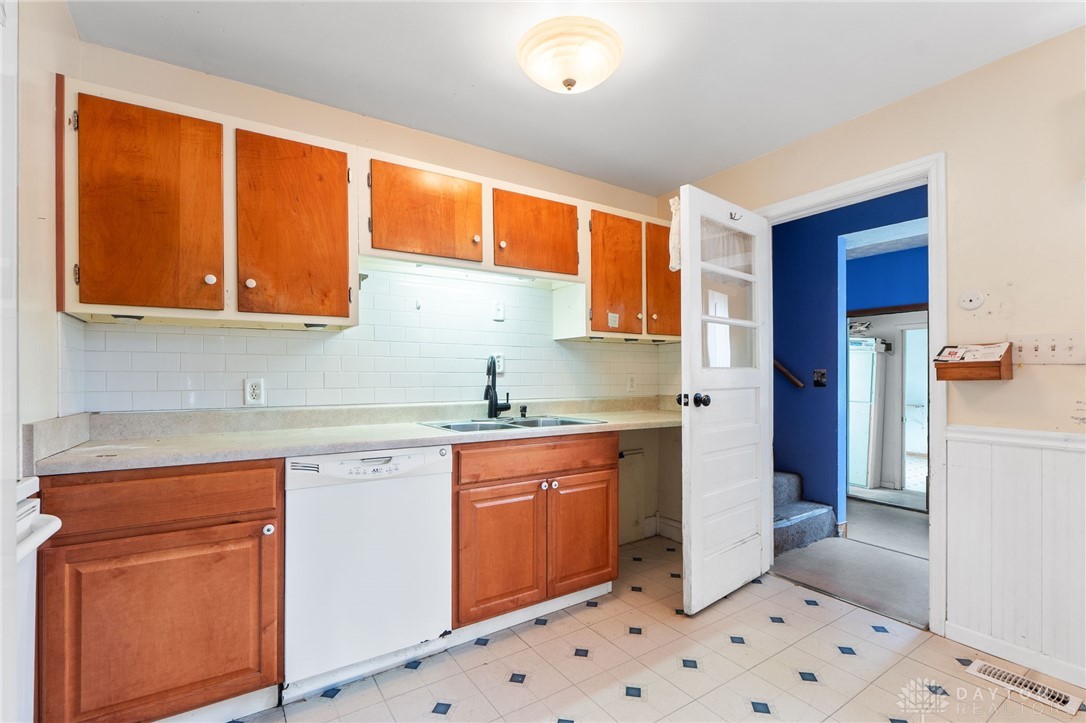 5508 Ferngrove Drive