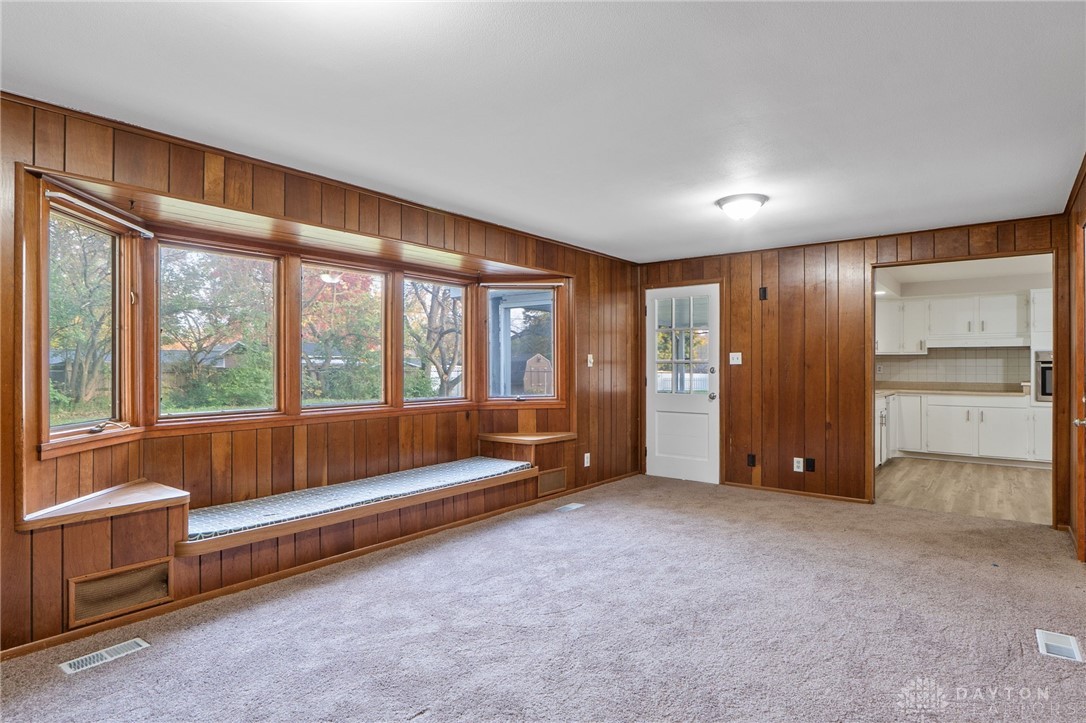 640 Hillcrest Drive