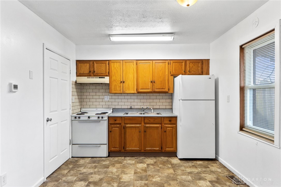 1823 Wilbur Avenue 1825