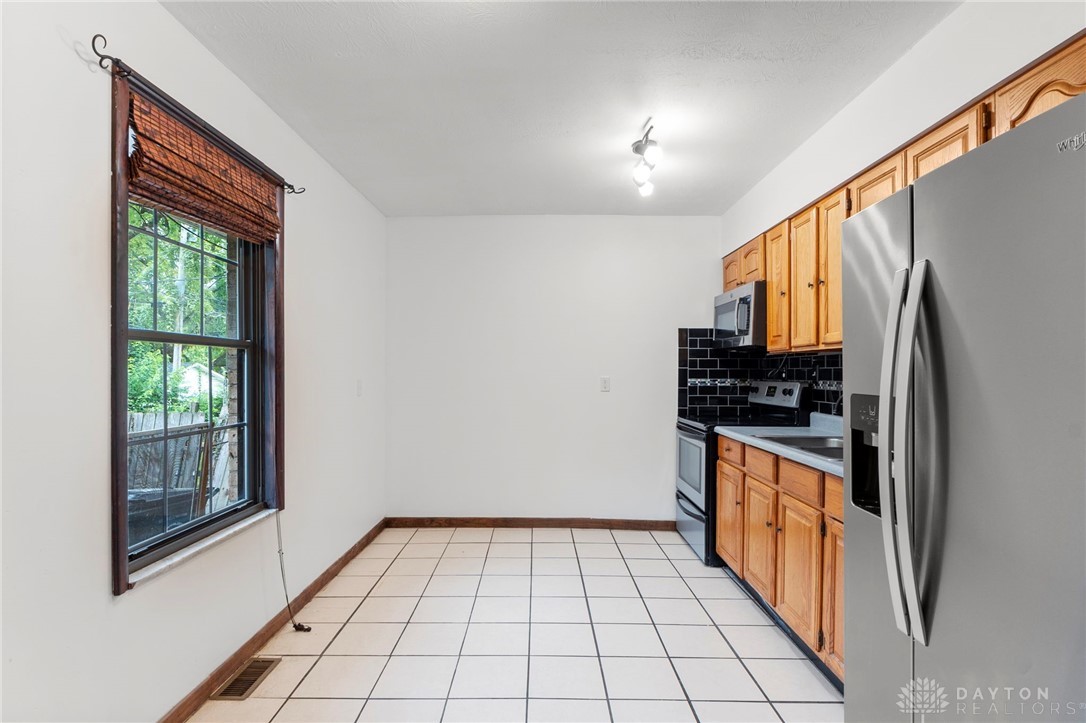 1823 Wilbur Avenue 1825