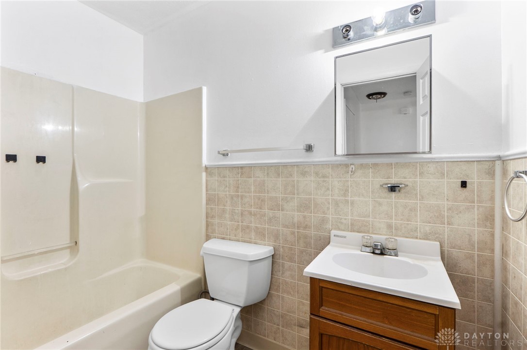 1823 Wilbur Avenue 1825