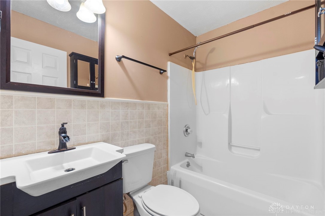 1823 Wilbur Avenue 1825