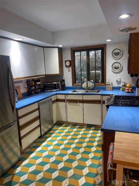 420 W Whiteman Street