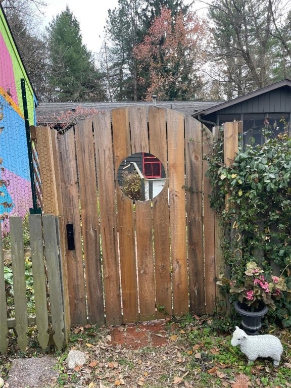 420 W Whiteman Street