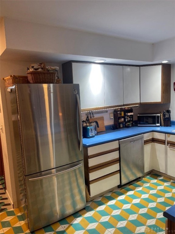 420 W Whiteman Street