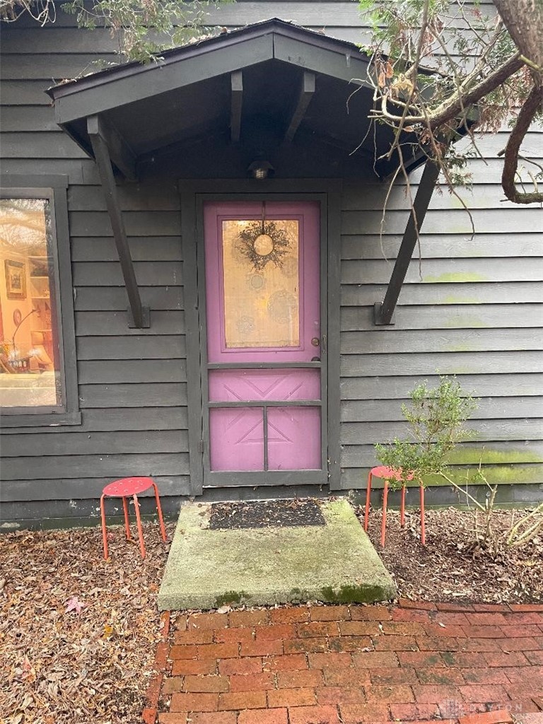 420 W Whiteman Street
