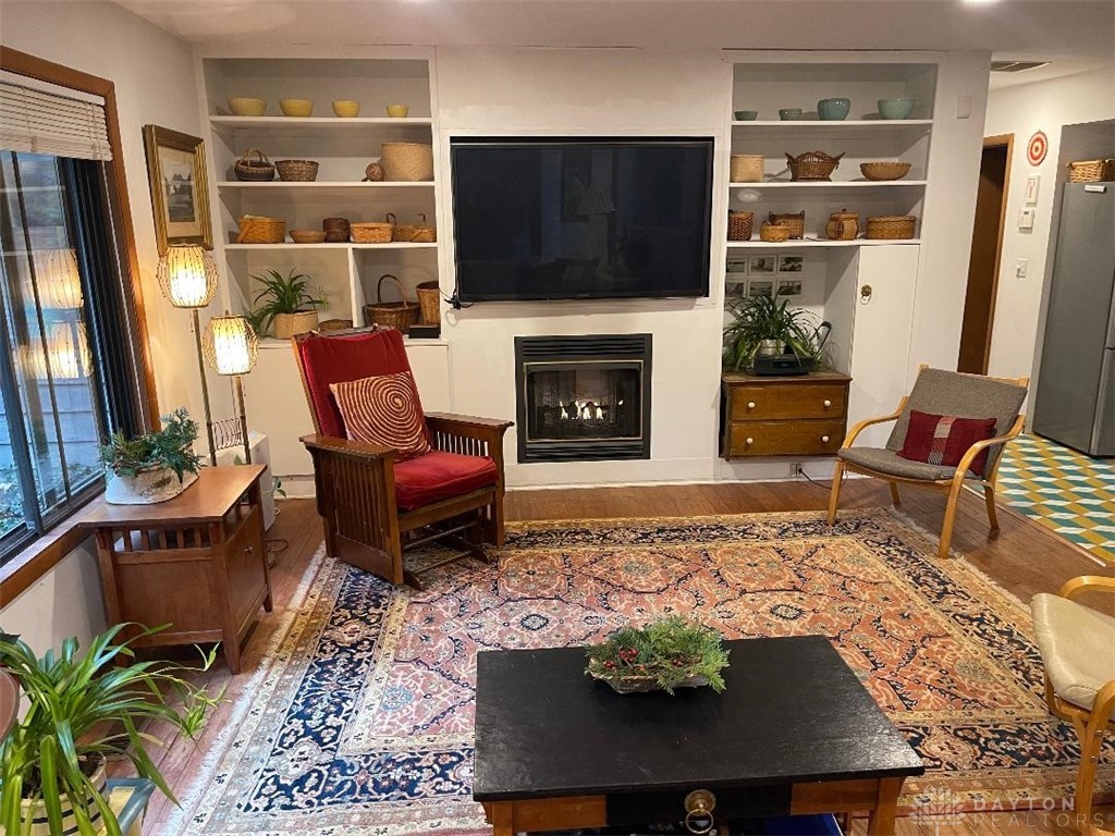 420 W Whiteman Street