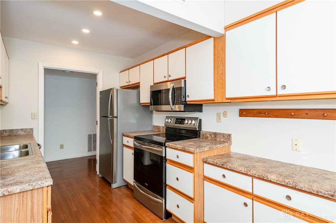 3285 Southdale Drive 4
