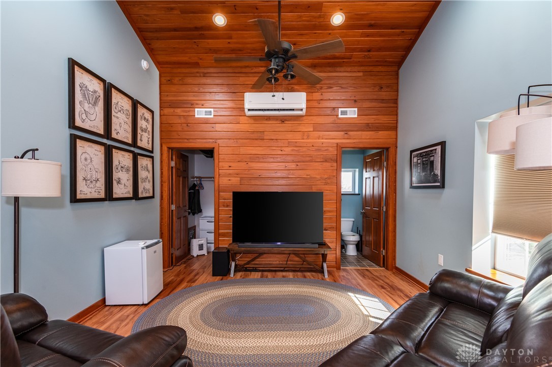 414 S Monroe Siding Road