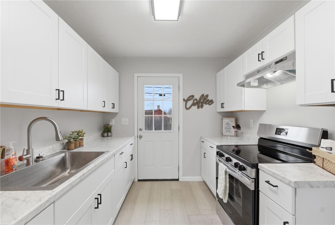 15 N Diana Lane
