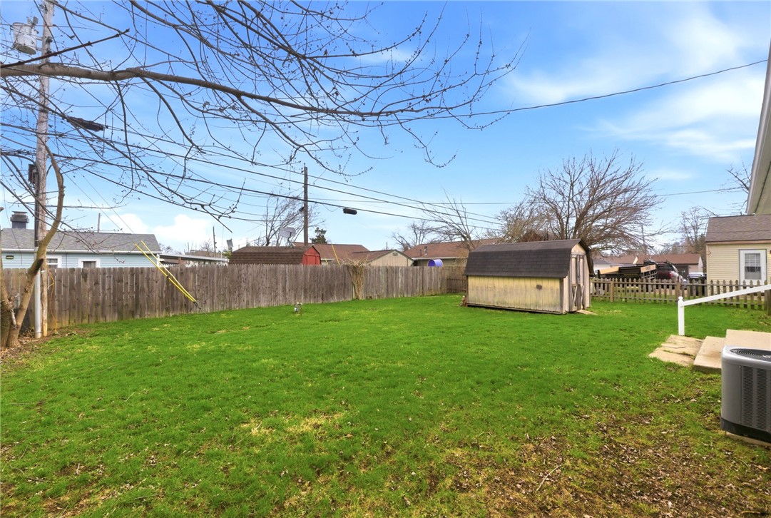 15 N Diana Lane