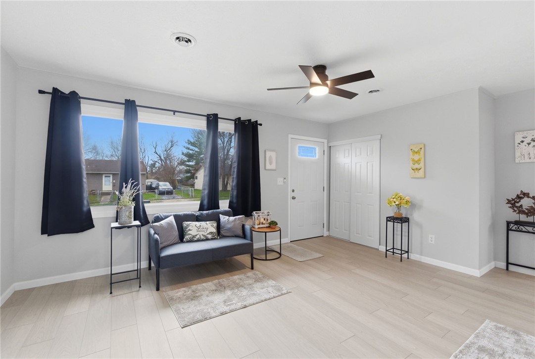15 N Diana Lane