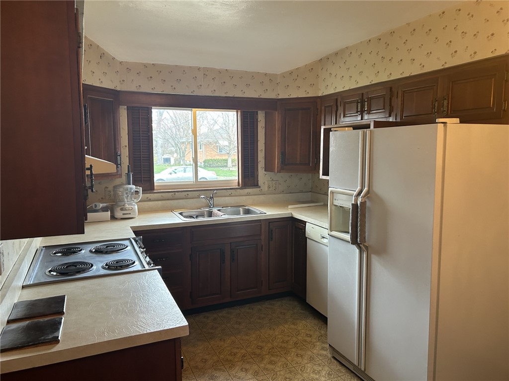 1912 Echo Wood Court