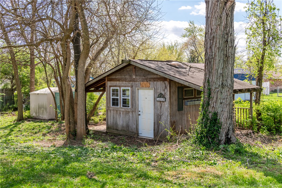 6850 Locustview Drive