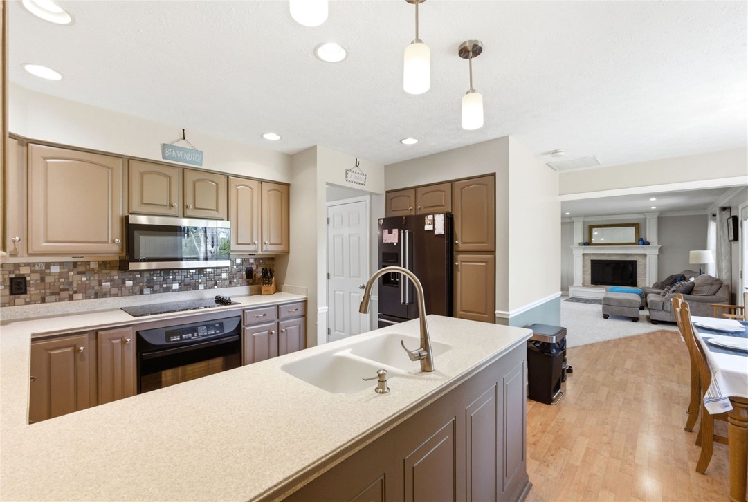 2439 Beechknoll Point