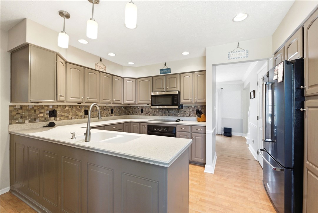2439 Beechknoll Point