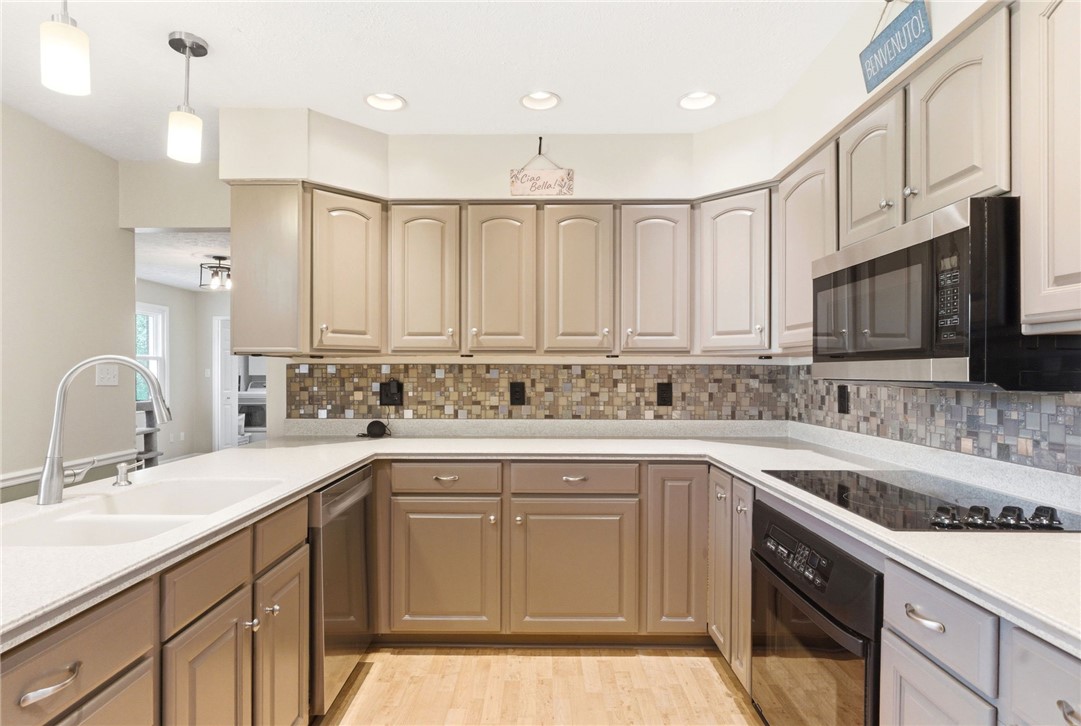 2439 Beechknoll Point