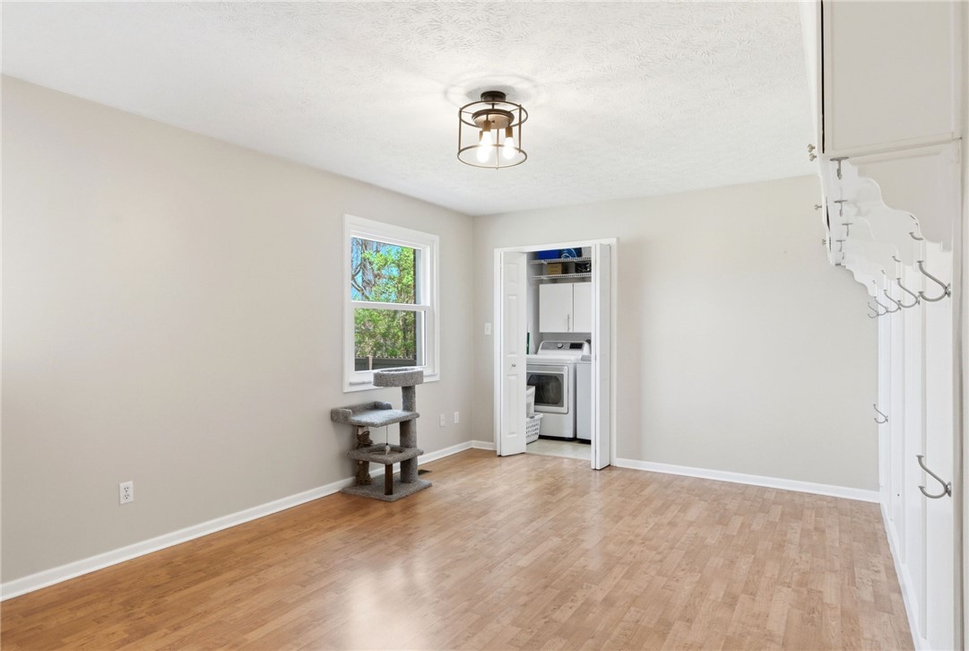 2439 Beechknoll Point
