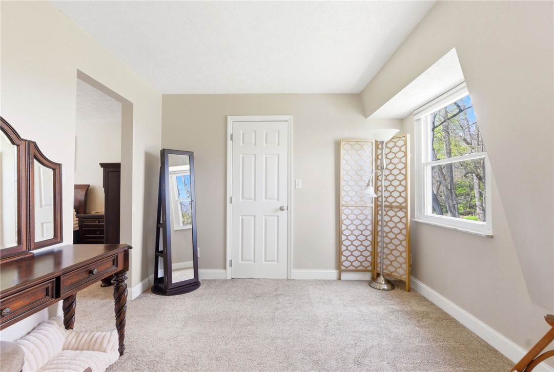 2439 Beechknoll Point