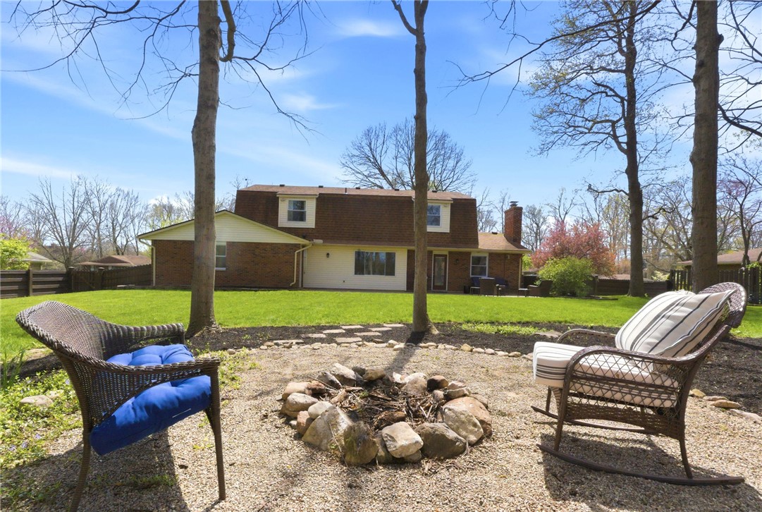 2439 Beechknoll Point