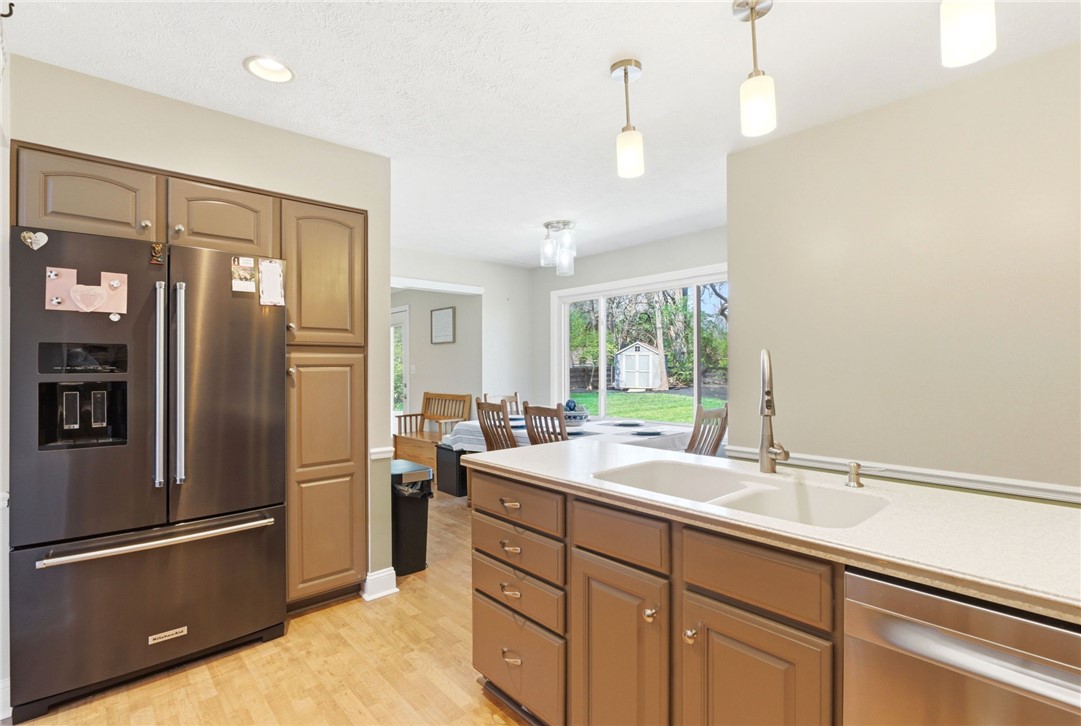 2439 Beechknoll Point